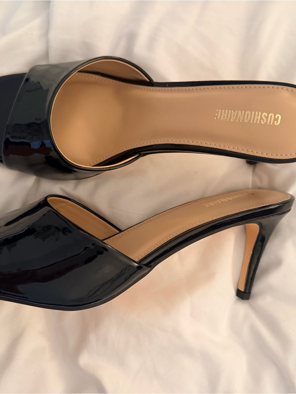 Cushionaire Black Patent Slide Heel. Never worn. Size 9
